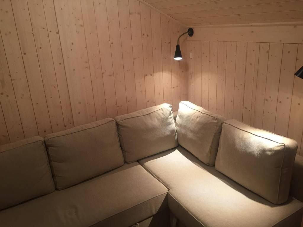 Modern Sports On With Sauna And Waxing *